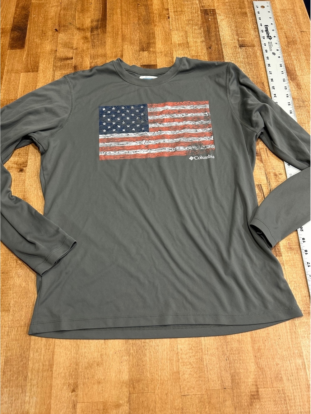 Columbia Men's Long Sleeve Performance Shirt with American Flag Graphic